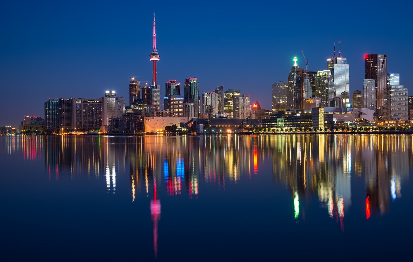 buildings-2297210_1920